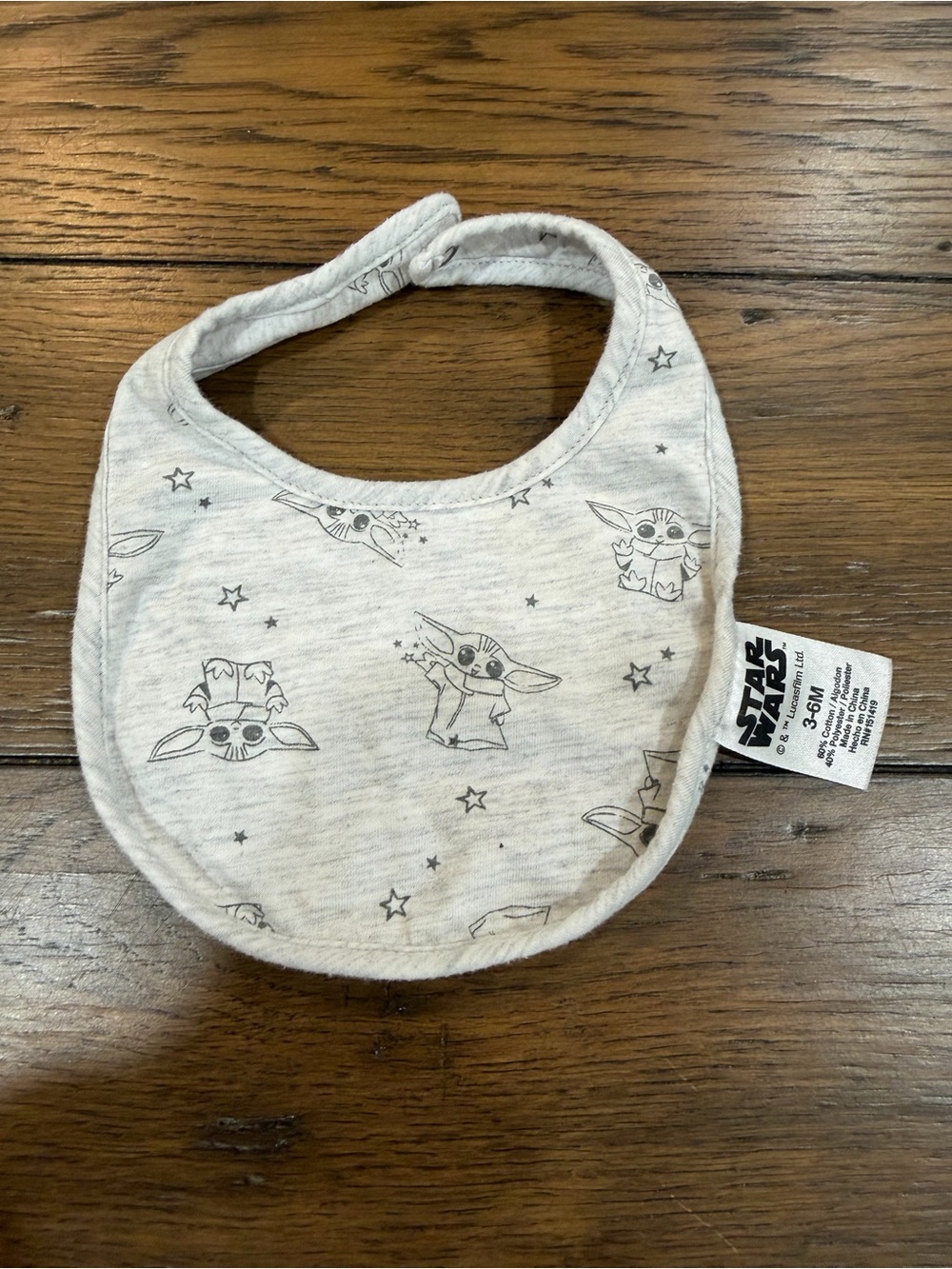 Star Wars Baby Bib in Light Gray with Grogu Sketches